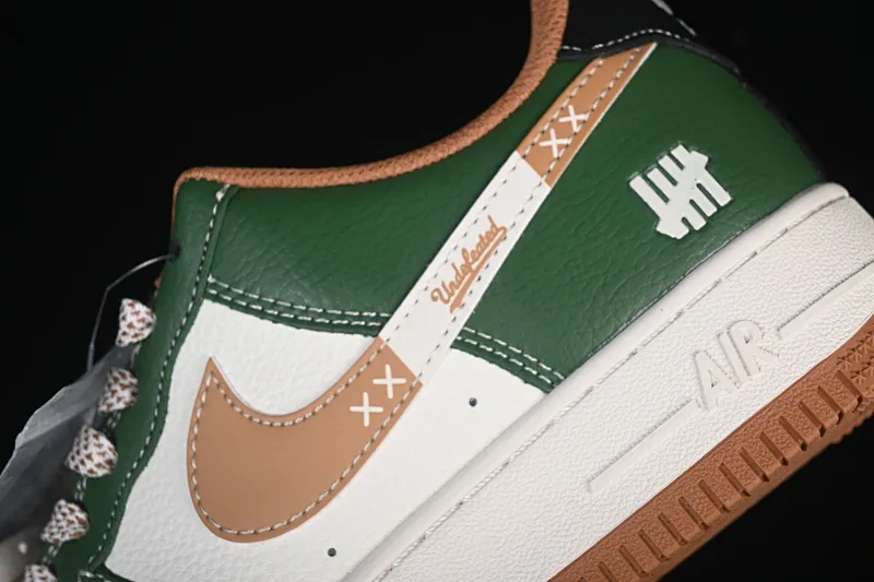 All categories Nk Air Force 1 Air Force series Nk Air Force 1 Low Air Force low top Nike Air Force 1'07 Low UN joint grass green splicing raw rubber Air Force 1 low top casual sneakers JP8028-006